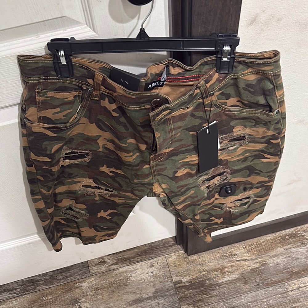 Green and Brown Cargo Shorts with Camouflage Pattern